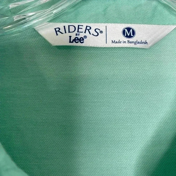 Riders by Lee Women's Woven Slimming Button Down Shirt - Picture 5 of 6